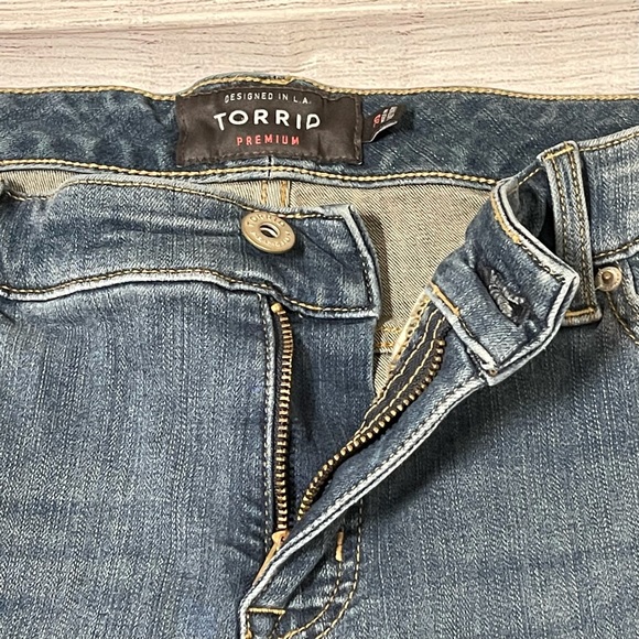 Torrid cuffed shorts - Picture 2 of 12